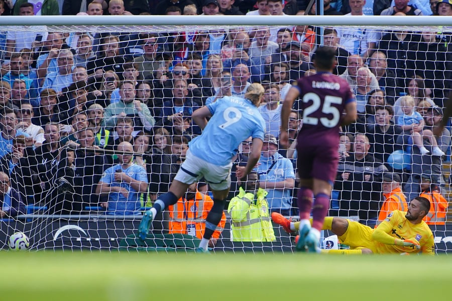 El City vuelve a la Premier buscando responder al golpe recibido ante PSG